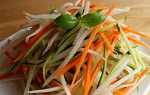 Салат з дайкона — рецепти приготування з морквою, яблуком, огірком, м’ясом, фото, відео