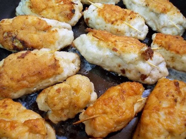 обсмажити рулетики на сковороді