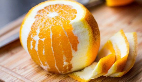 чистимо апельсин