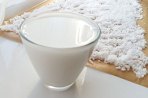 молоко з кокосової стружки