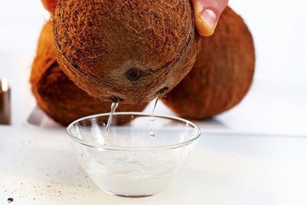 злити кокосовий сік