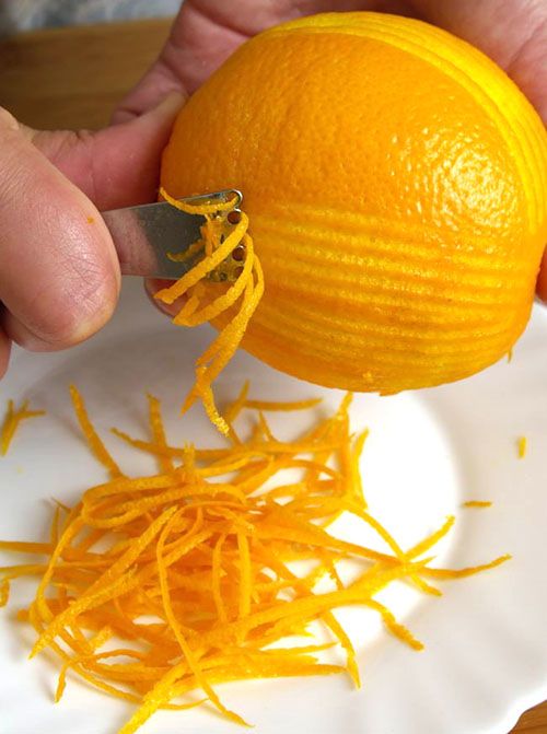 Апельсинова цедра містить флавоноїди