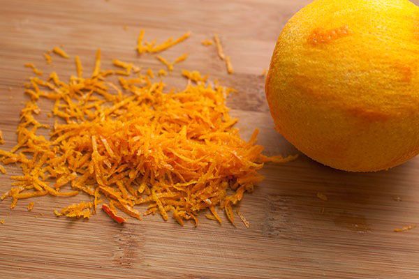 натерти цедру апельсина