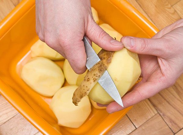 почистити картоплю