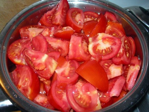 нарізати помідори