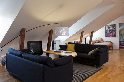 приміщення горища в стилі мінімалізму