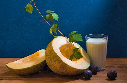 Диня разом з молоком доставить багато неприємностей