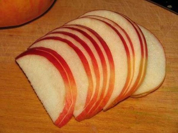 нарізати яблука