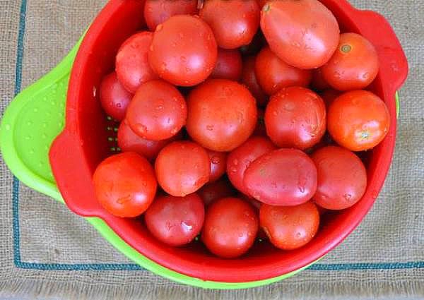 проколоти помідори