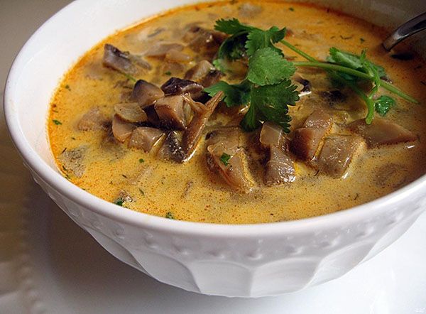 ароматний корисний суп із заморожених грибів