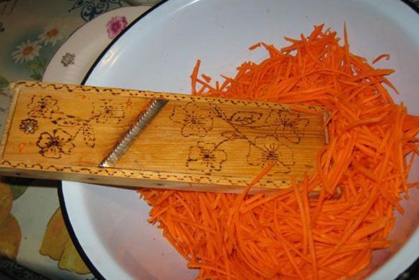 морква на спеціальній тертці