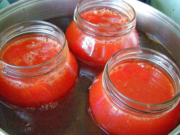 стерилізуємо сік з помідорів