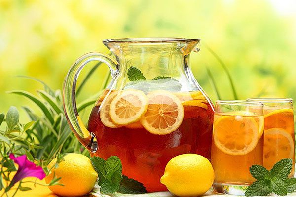 Чай з лимоном добре вживати при зниженій кислотності шлунка