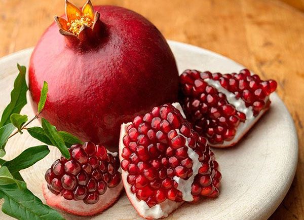 у стиглого гранат ягоди кисло-солодкі