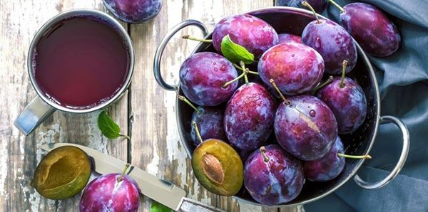 сік з половинок слив