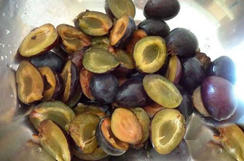 слива без кісточок