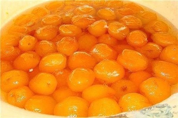варити абрикоси в сиропі