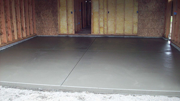 бетонну підлогу в гаражі
