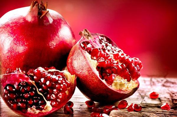 смачний корисний гранат