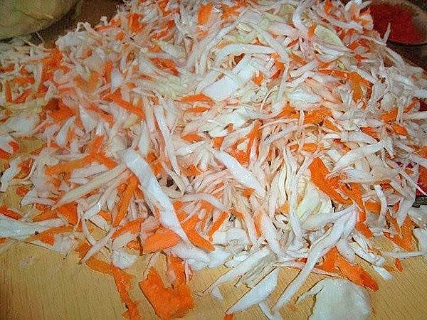 змішати капусту з морквою