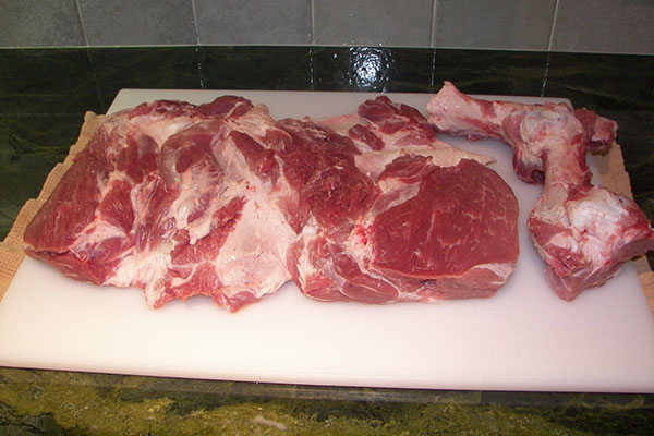 відокремити м'ясо від кістки