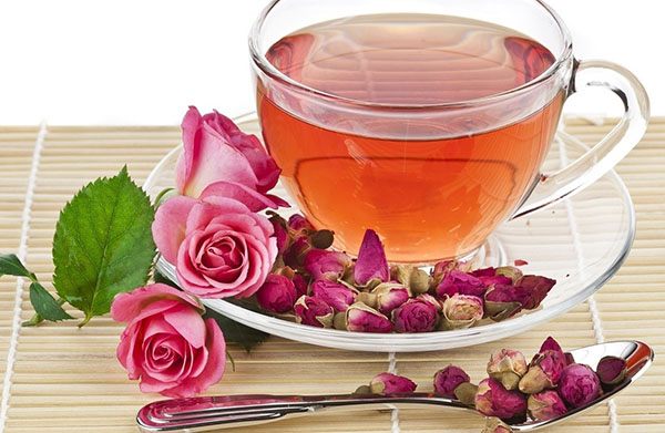 чай з пелюсток троянд