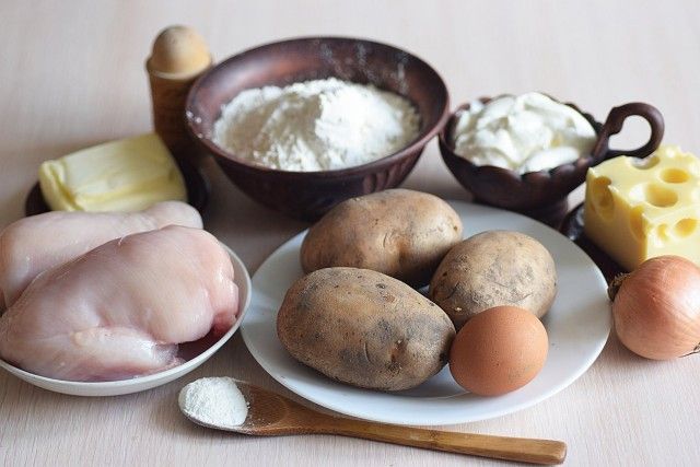 Інгредієнти для відкритого пирога з куркою і картоплею