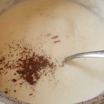 Додаємо в соус мускатний горіх