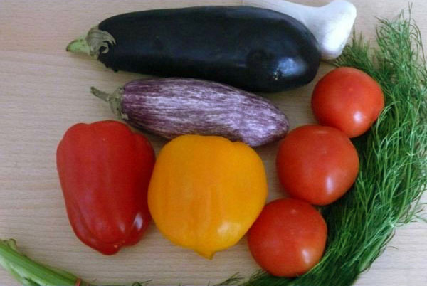 овочі та зелень для салату