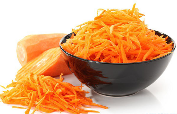 натерти моркву для салату по-китайськи