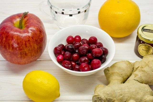 Інгредієнти для приготування фруктового коктейлю