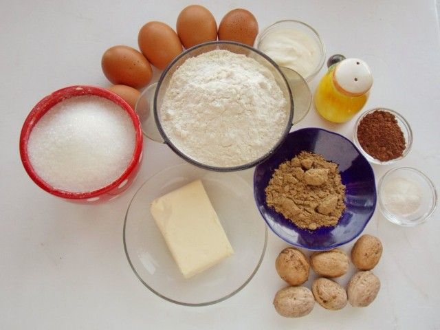 Інгредієнти для приготування горіхово-шоколадного кексу