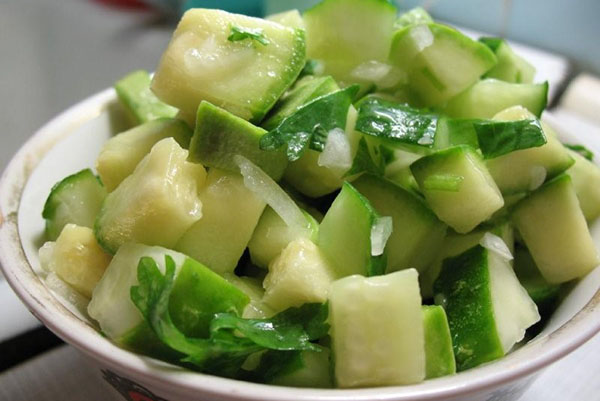 салат з огірка і авокадо