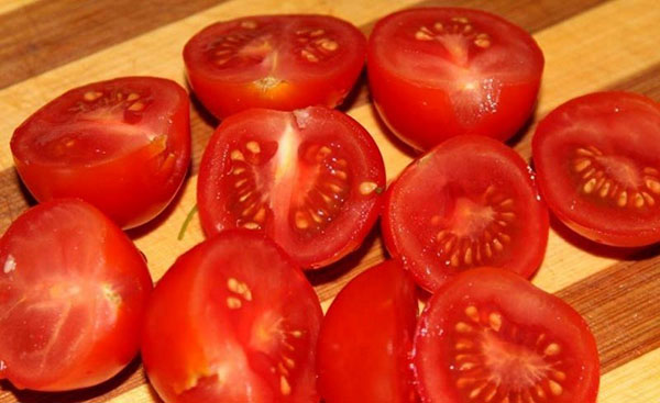 томати помити і нарізати