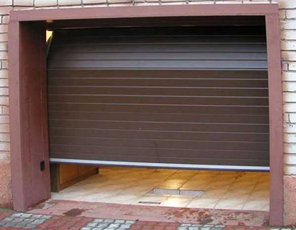 секційні ворота для гаража