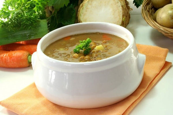суп з сочевицею і картоплею