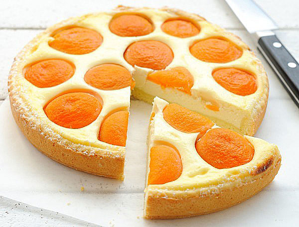 сирний пиріг з абрикосами