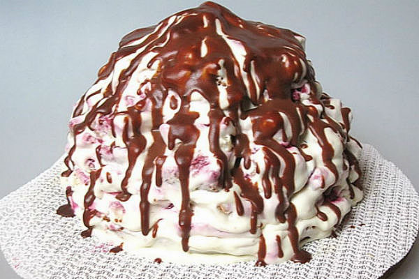 формуємо торт і прикрашаємо