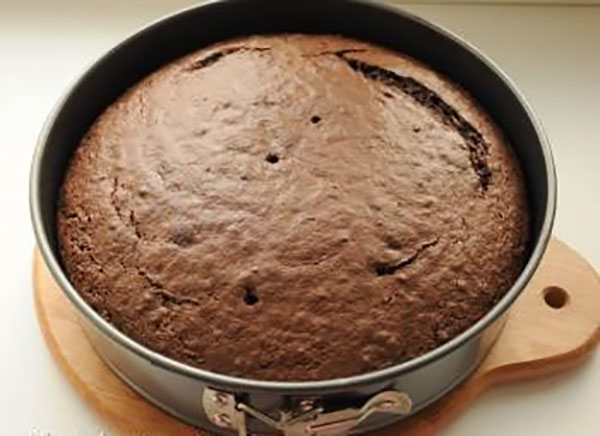 випікаємо шоколадний бісквіт