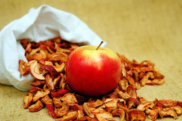 корисні властивості сушених яблук