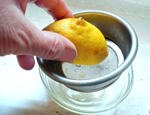 видавити сік лимона